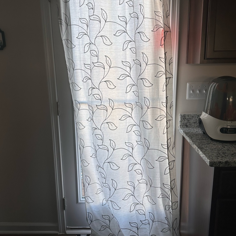Sonoma White Leaf Design Curtain